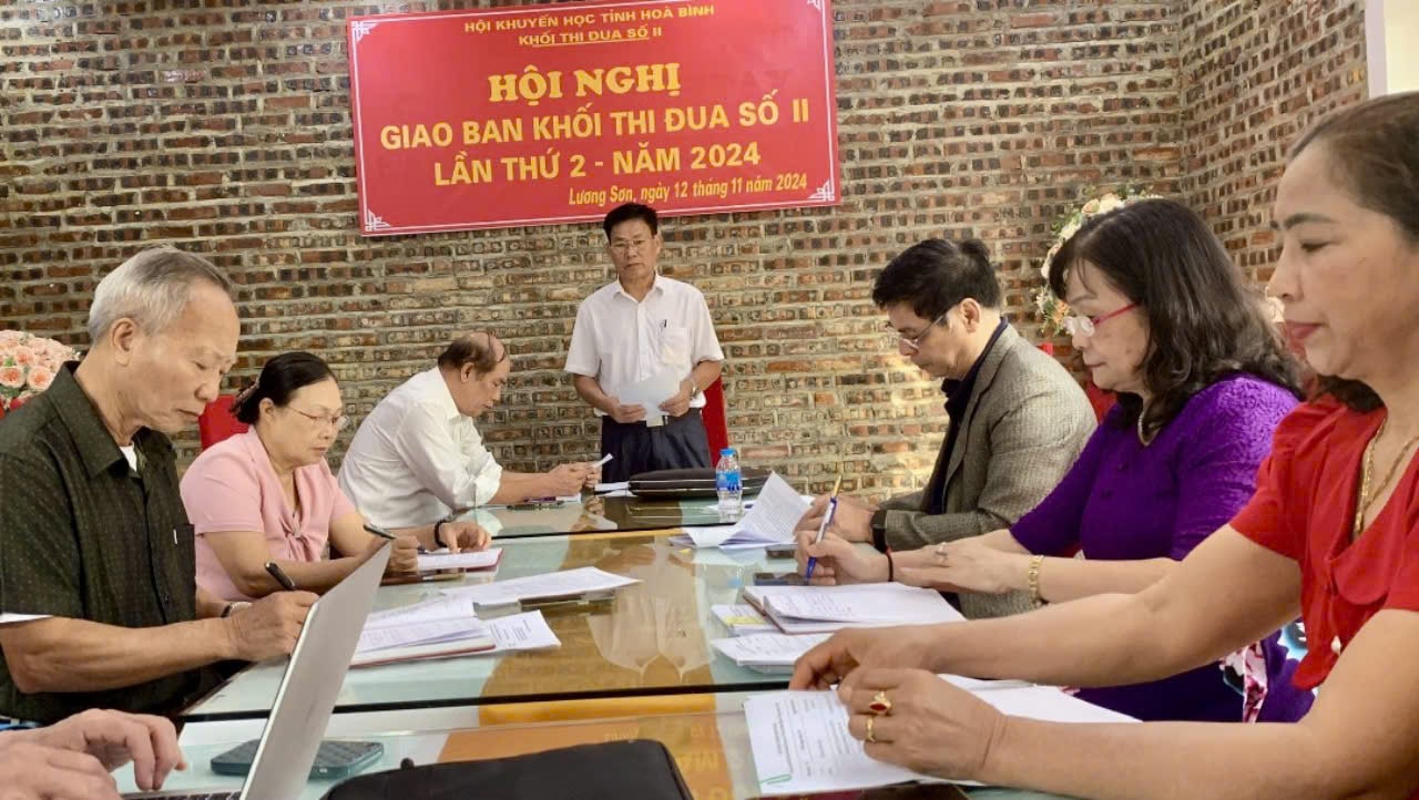 Ảnh:tại hội nghị giao ban cụm thi đua số 2 tại Lương Sơn
